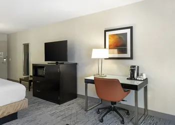 Holiday Inn Express San Bernardino - Colton by IHG hotel thumbnail 4