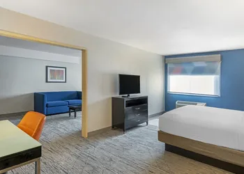 Holiday Inn Express San Bernardino - Colton by IHG hotel thumbnail 6