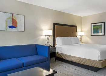 Holiday Inn Express San Bernardino - Colton by IHG hotel thumbnail 7