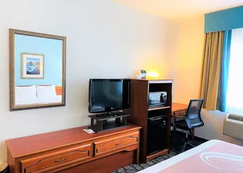 Quality Inn & Suites Sequim at Olympic National Park hotel thumbnail 8
