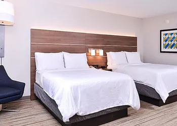 Holiday Inn Express Hotel & Suites Mount Pleasant by IHG hotel thumbnail 4