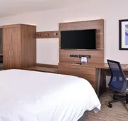 Holiday Inn Express Hotel & Suites Mount Pleasant by IHG hotel detail image 7