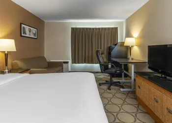 Comfort Inn Pickering hotel thumbnail 6