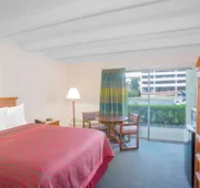 Days Inn by Wyndham Tallahassee University Center hotel detail image 3