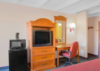 Days Inn by Wyndham Tallahassee University Center hotel thumbnail 5