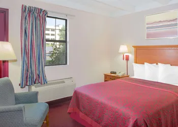 Days Inn by Wyndham Tallahassee University Center hotel thumbnail 6