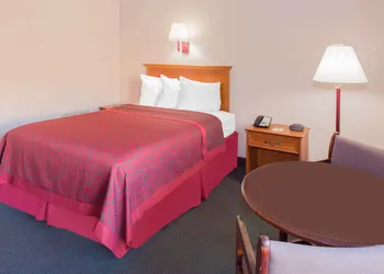 Days Inn by Wyndham Tallahassee University Center hotel thumbnail 8