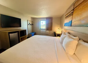 Days Inn by Wyndham Orange Park/Jacksonville hotel thumbnail 3