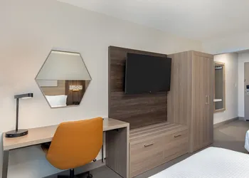 Holiday Inn Express Atlanta Airport - North by IHG hotel thumbnail 7