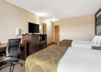 Super 8 by Wyndham Meadow Lake hotel thumbnail 6