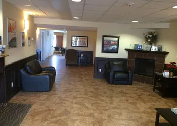 Comfort Inn And Suites Edson hotel thumbnail 2