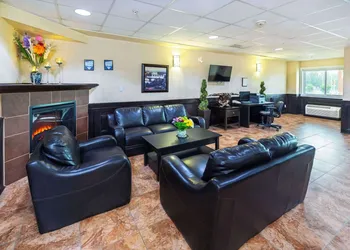 Comfort Inn And Suites Edson hotel thumbnail 5