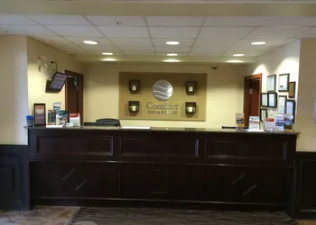 Comfort Inn And Suites Edson hotel thumbnail 8
