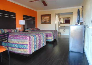 The Heart of Texas Motel hotel thumbnail 7