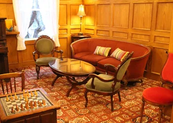 James Bay Inn Hotel & Suites hotel thumbnail 6