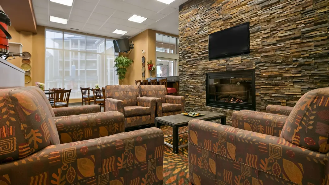 Best Western Plus Chateau Inn Sylvan Lake hotel detail image 2