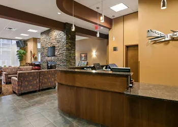 Best Western Plus Chateau Inn Sylvan Lake hotel thumbnail 3