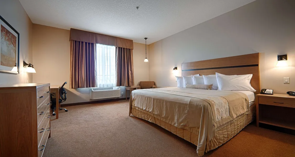 Best Western Plus Chateau Inn Sylvan Lake hotel detail image 6