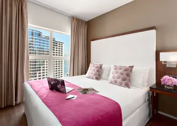 Auberge Vancouver Hotel hotel thumbnail 5