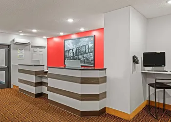 Super 8 by Wyndham Thunder Bay hotel thumbnail 2