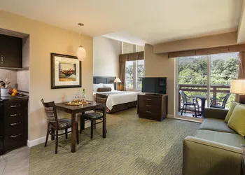 Executive Suites Hotel & Resort, Squamish hotel thumbnail 5