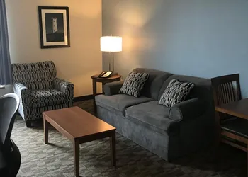 Quality Inn & Suites hotel thumbnail 5