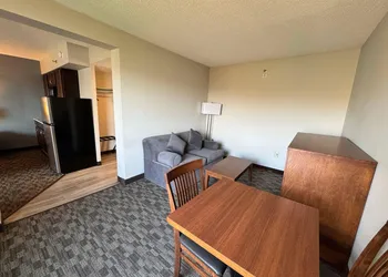 Quality Inn & Suites hotel thumbnail 7