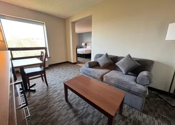 Quality Inn & Suites hotel thumbnail 8