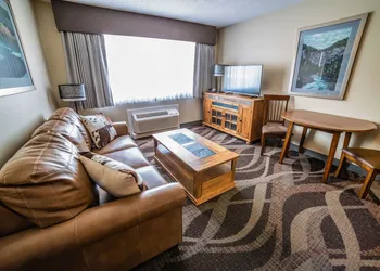Prestige Hudson Bay Lodge & Conference Centre, WorldHotels Crafted Collection hotel thumbnail 6