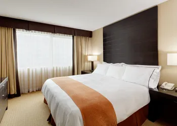 Radisson Hotel Vancouver Airport hotel thumbnail 6