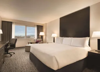 Radisson Hotel Vancouver Airport hotel thumbnail 8