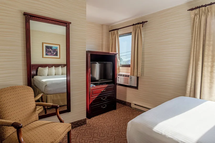 The Guv’nor hotel detail image 6