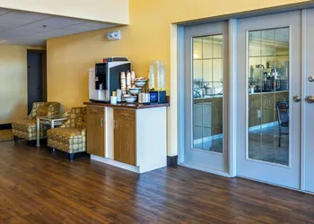 Comfort Inn & Suites hotel thumbnail 2