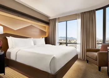 Hilton Vancouver Airport hotel thumbnail 8