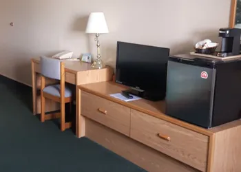 Super 8 by Wyndham Moose Jaw SK hotel thumbnail 5