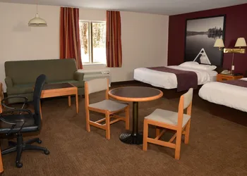 Super 8 by Wyndham North Bay hotel thumbnail 5
