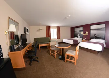 Super 8 by Wyndham North Bay hotel thumbnail 6