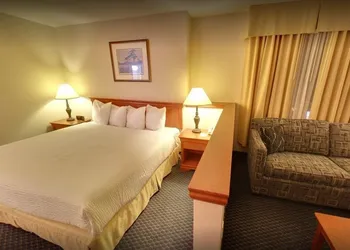 Days Inn & Suites by Wyndham Niagara Falls Centre St. By the Falls hotel thumbnail 3