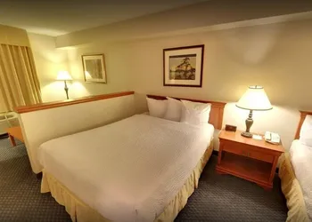 Days Inn & Suites by Wyndham Niagara Falls Centre St. By the Falls hotel thumbnail 5