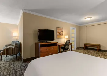 Best Western Ville-Marie Montreal Hotel & Suites hotel thumbnail 8