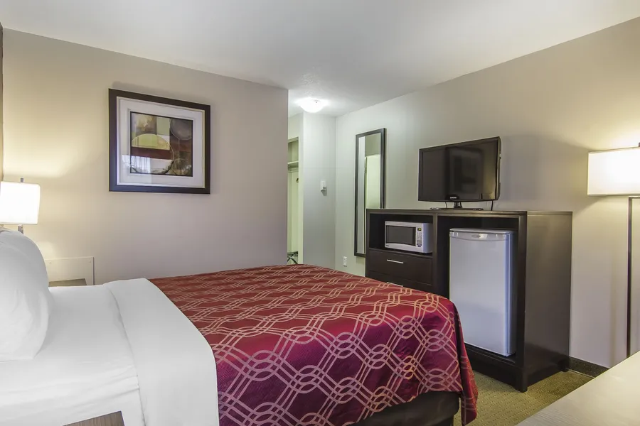Econo Lodge Lethbridge hotel detail image 6