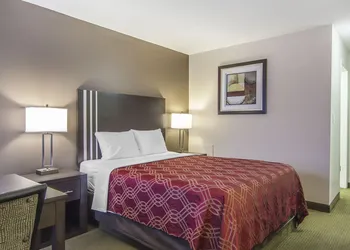 Econo Lodge Lethbridge hotel thumbnail 7