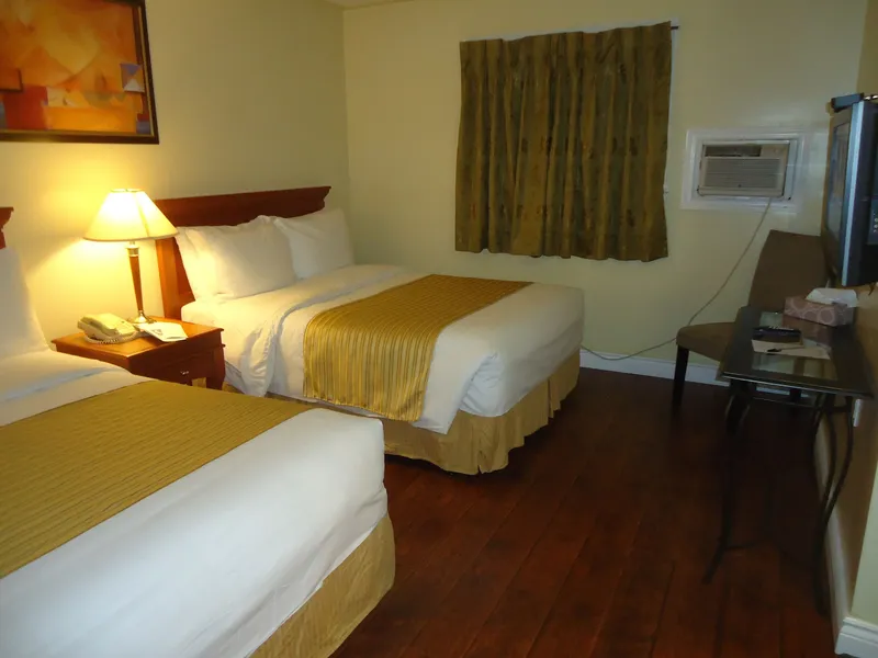 Bayside Inn & Waterfront Suites hotel detail image 6