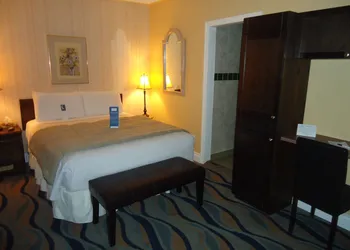 Bayside Inn & Waterfront Suites hotel thumbnail 8