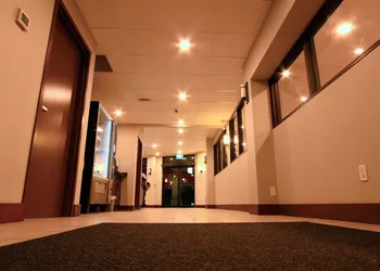 Super 8 by Wyndham Kelowna BC hotel thumbnail 3