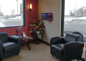Super 8 by Wyndham Kelowna BC hotel thumbnail 8