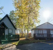 Super 8 by Wyndham Gananoque/Country Squire Resort hotel detail image 5