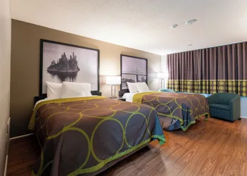 Super 8 by Wyndham Gananoque/Country Squire Resort hotel thumbnail 8
