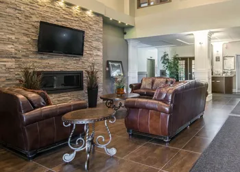 Comfort Inn & Suites hotel thumbnail 2
