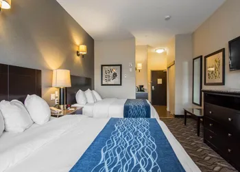 Comfort Inn & Suites hotel thumbnail 6